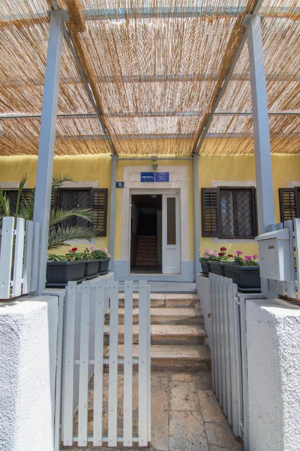 Hostel Flora Mali Lošinj Kültér fotó