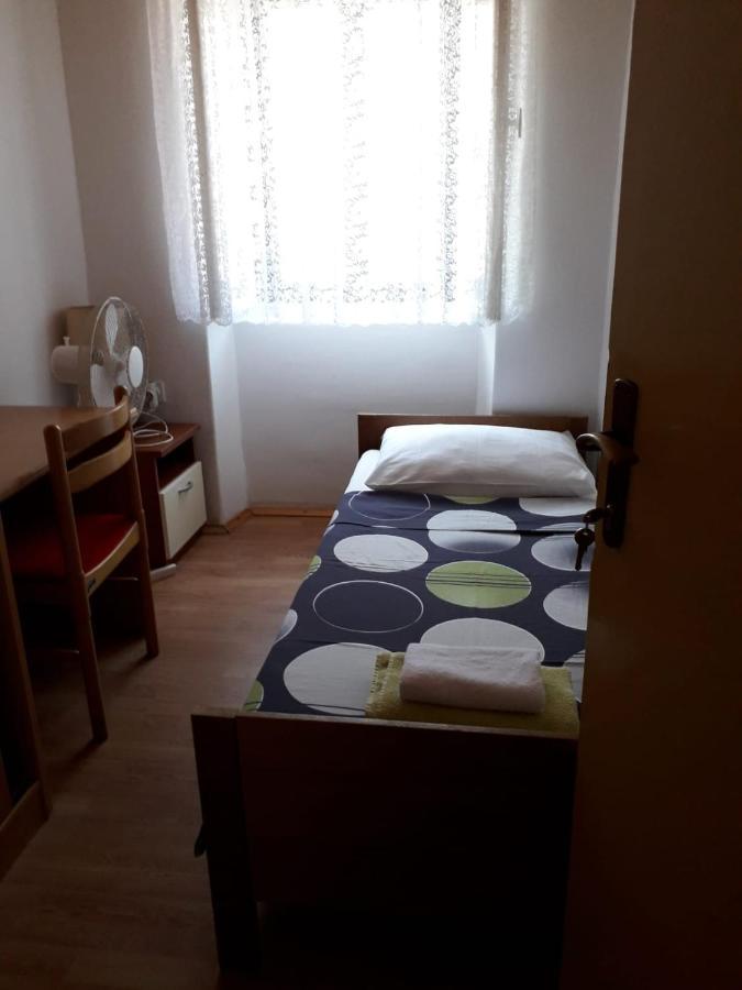 Hostel Flora Mali Lošinj Kültér fotó